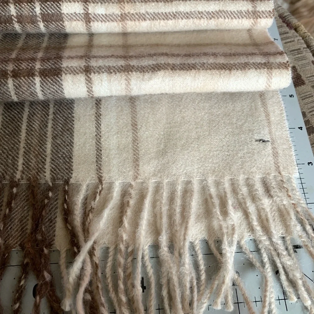 66x12 NWOT 100% alpaca Plaid Fringe Scarf - Cream and Brown